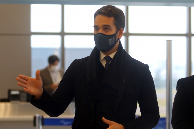 O governador do RS, Eduardo Leite, foi um dos políticos que assinaram o documento