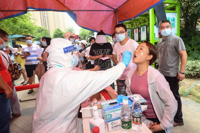 Autoridades de Wuhan anunciaram que toda a população está sendo submetida a testes PCR