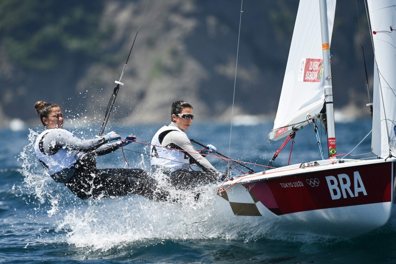 Velejadoras chegam na medal race em quinto lugar na classificação geral