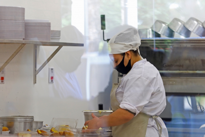 Novos negócios na região da esquina Wenceslau com Otto Niemeyer.
 Foto: LUIZA PRADO/JC