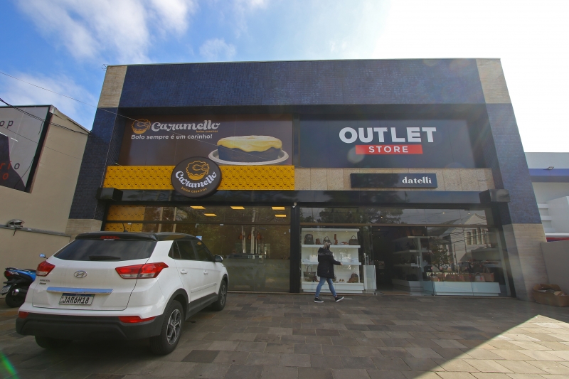 Novos negócios na região da esquina Wenceslau com Otto Niemeyer.
 Foto: LUIZA PRADO/JC