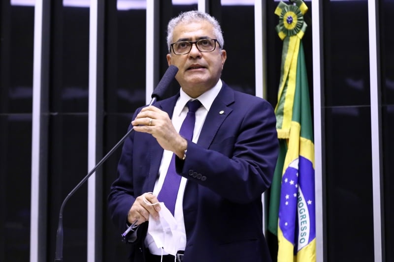 Antes da votação da matéria, o relator Christino Aureo (PP-RJ) acrescentou mudanças no texto