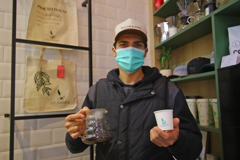 Fotos do caf&eacute; Luciamaria na Casa de Cultura M&aacute;rio Quintana. 
Na foto: David Milh&atilde;o Foto: LUIZA PRADO/JC