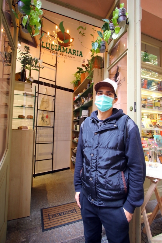 Fotos do caf&eacute; Luciamaria na Casa de Cultura M&aacute;rio Quintana. 
Na foto: David Milh&atilde;o Foto: LUIZA PRADO/JC