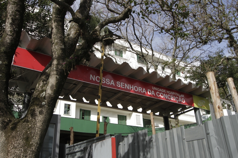 Entre os 124 infectados, 82 são pacientes e 42, profissionais do hospital