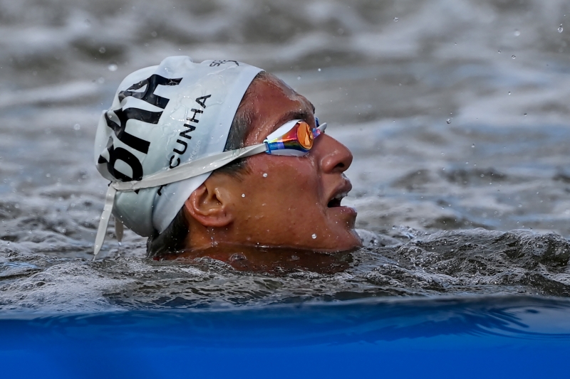 Brasileira Ana Marcela segue brilhando após a conquista da medalha de ouro nos Jogos de Tóquio 