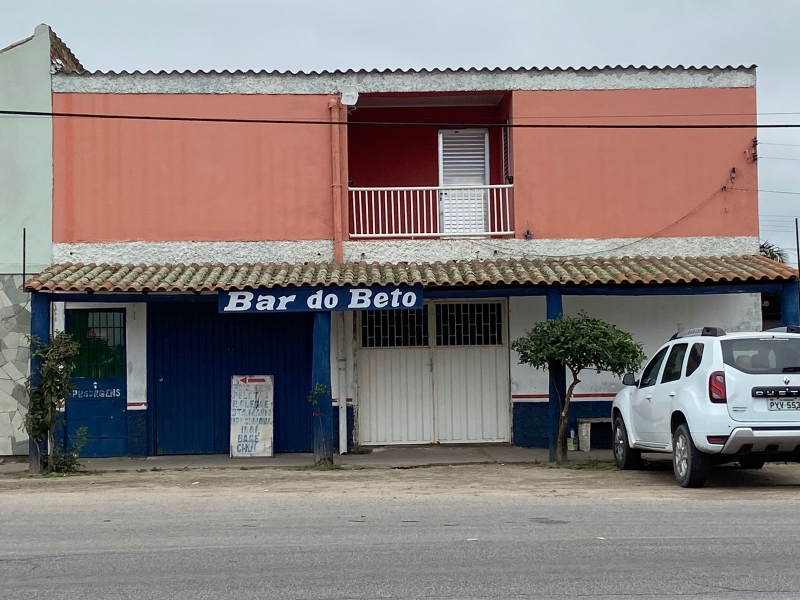 {'nm_midia_inter_thumb1':'https://www.jornaldocomercio.com/_midias/jpg/2021/08/16/206x137/1_whatsapp_image_2021_08_16_at_13_58_01-9387584.jpeg', 'id_midia_tipo':'2', 'id_tetag_galer':'', 'id_midia':'611ab4c8902d4', 'cd_midia':9387584, 'ds_midia_link': 'https://www.jornaldocomercio.com/_midias/jpg/2021/08/16/whatsapp_image_2021_08_16_at_13_58_01-9387584.jpeg', 'ds_midia': 'Bar do Beto virou ponto de venda de passagens e de parada de linhas da Embaixador', 'ds_midia_credi': 'Juliana Sória/Arquivo Pessoal/JC', 'ds_midia_titlo': 'Bar do Beto virou ponto de venda de passagens e de parada de linhas da Embaixador', 'cd_tetag': '1', 'cd_midia_w': '800', 'cd_midia_h': '600', 'align': 'Left'}