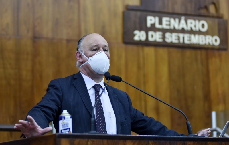 Pepe Vargas elogiou emenda que impede a alienação das áreas