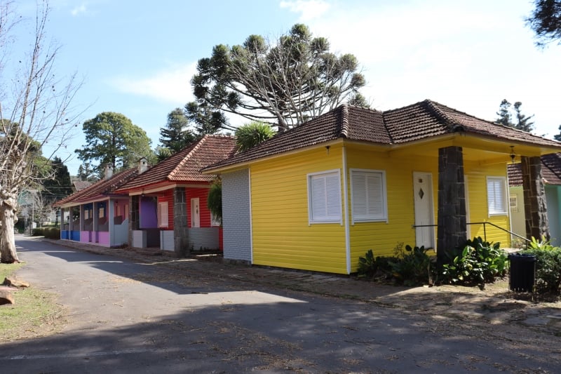 Melhoria das cabanas iniciou através de um projeto artístico