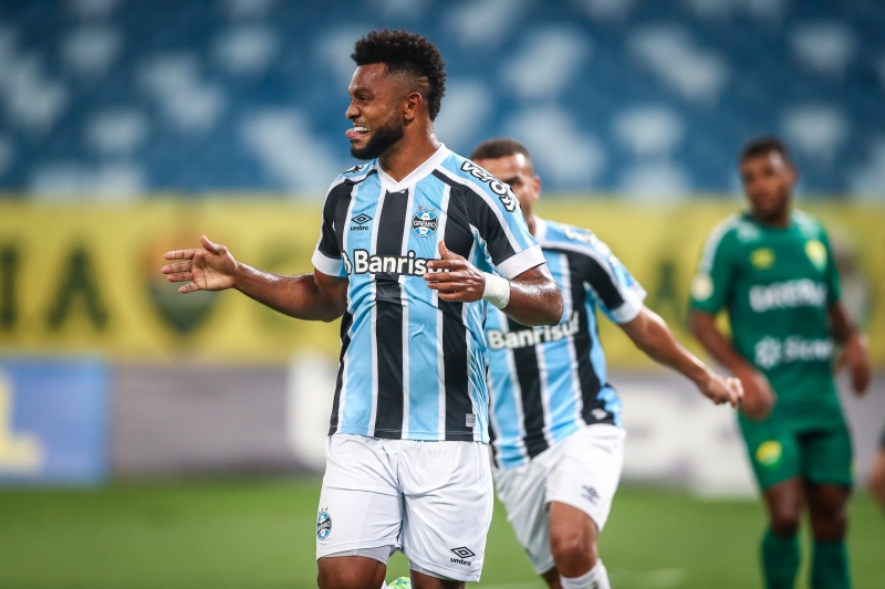 De pênalti, Borja marcou o único gol da partida, garantindo os três pontos  