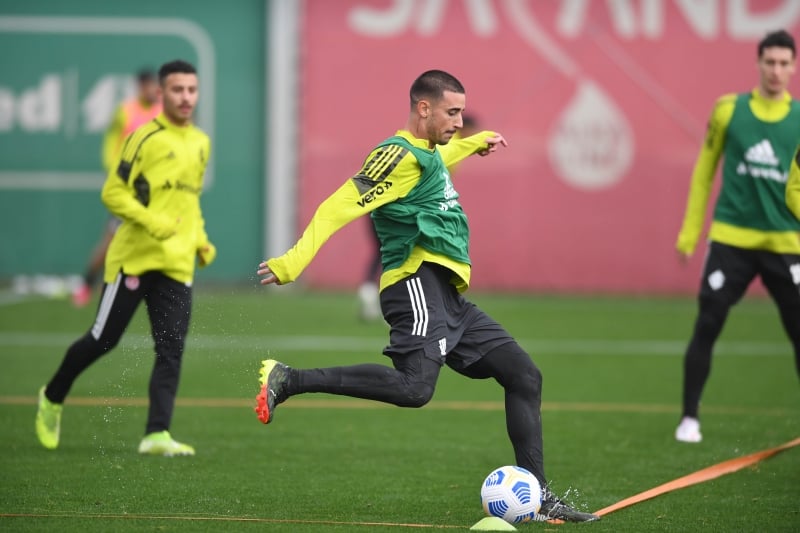 Atacante trabalhou normalmente nesta quarta-feira, visando o jogo com o Santos