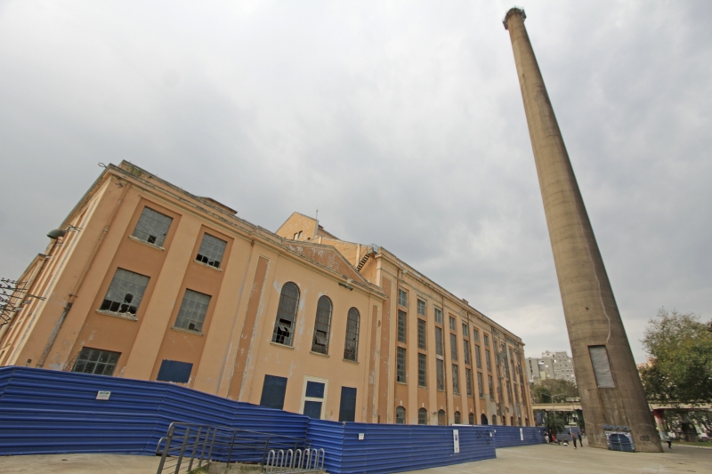 {'nm_midia_inter_thumb1':'https://www.jornaldocomercio.com/_midias/jpg/2021/08/20/206x137/1_ap_200821___obra_gasometro__2_-9392310.jpg', 'id_midia_tipo':'2', 'id_tetag_galer':'', 'id_midia':'612015eec1a88', 'cd_midia':9392310, 'ds_midia_link': 'https://www.jornaldocomercio.com/_midias/jpg/2021/08/20/ap_200821___obra_gasometro__2_-9392310.jpg', 'ds_midia': 'Fotos da obra da Usina do Gasômetro. ', 'ds_midia_credi': 'ANDRESSA PUFAL/JC', 'ds_midia_titlo': 'Fotos da obra da Usina do Gasômetro. ', 'cd_tetag': '1', 'cd_midia_w': '800', 'cd_midia_h': '533', 'align': 'Left'}