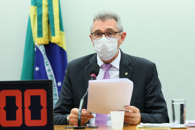 Deputado Heitor Schuch apresentou documento com centenas de denúncias  
