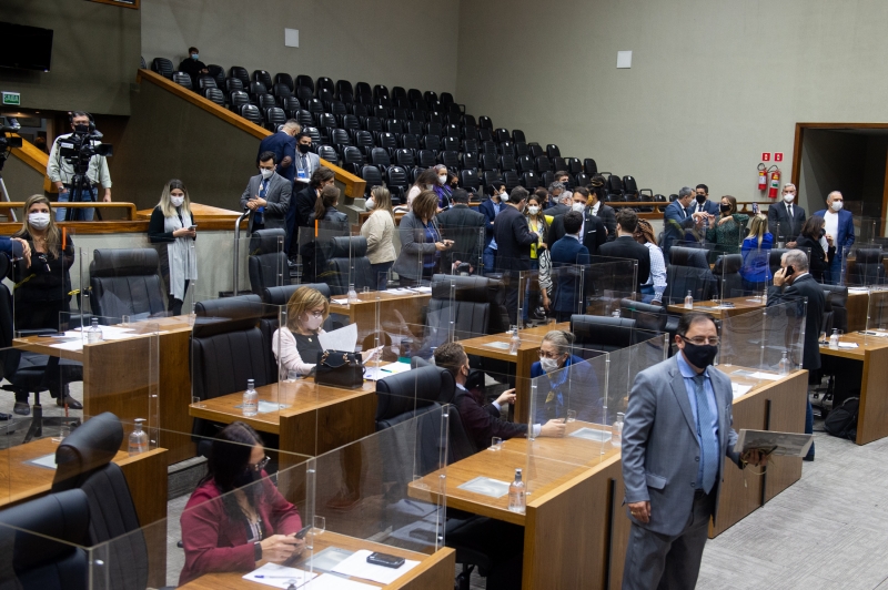 Texto foi aprovado em plenário por 33 votos a favor e 1 contrário