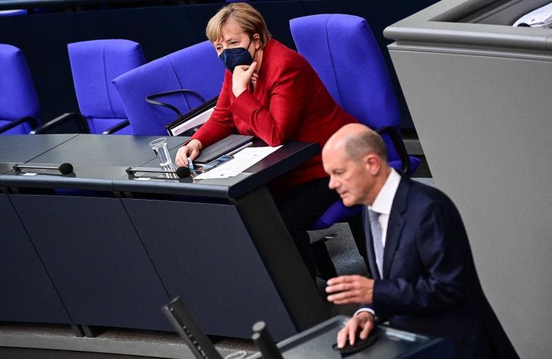 PSD, comandado pelo ministro das Finanças Olaf Scholz, ultrapassou legenda de Merkel