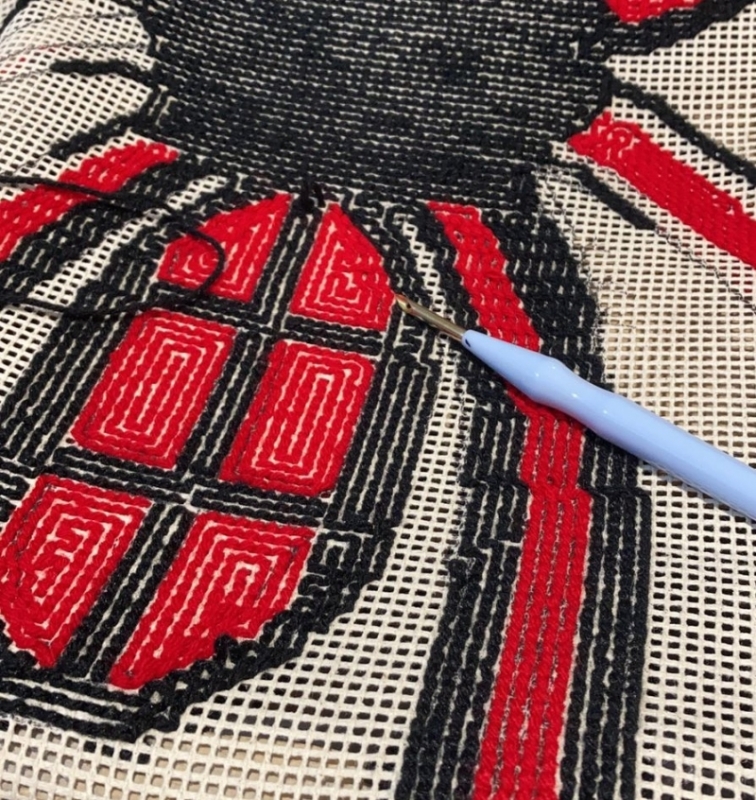 Tuft &eacute; a arte do bordado formando tufos e significa ponto russo em ingl&ecirc;s Foto: TUFTLAB/REPRODU&Ccedil;&Atilde;O/JC