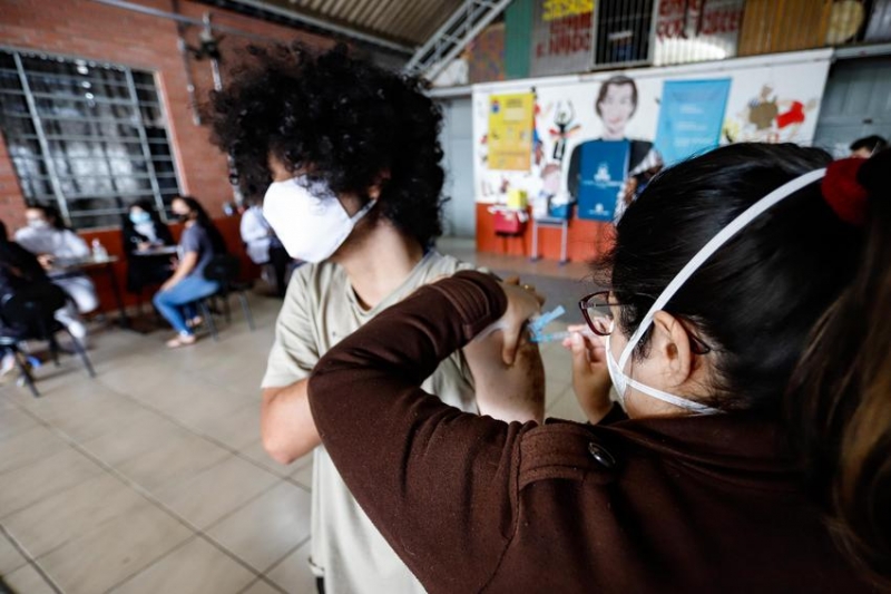 Vacinação chega na faixa dos 18 anos em mais de 80% das cidades do RS