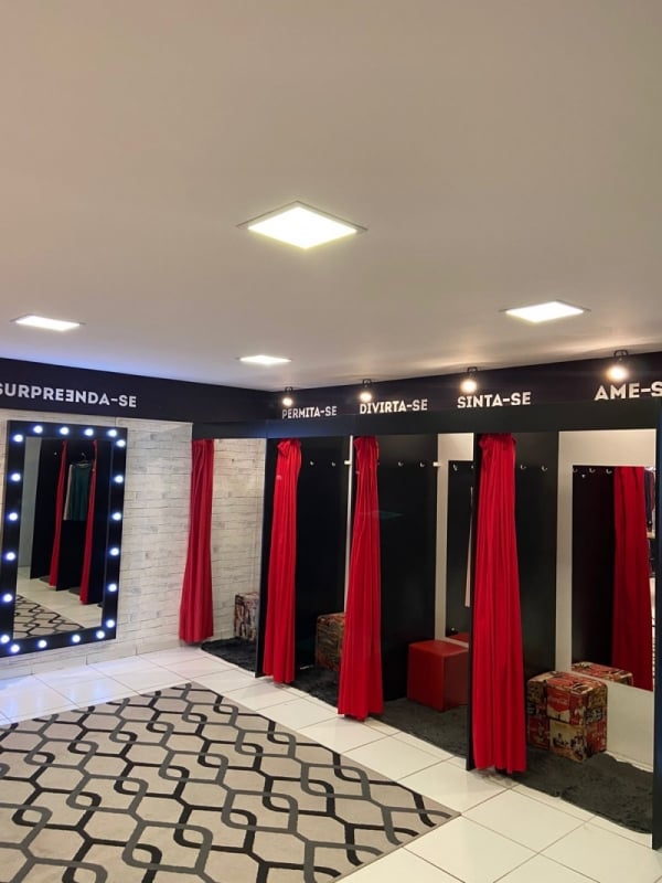 Loja Surpreendente, de Campo Bom, é comandada por Jennifer Pereira Figueiró, o marido e a mãe Foto: Arquivo Pessoal/Divulgação/JC