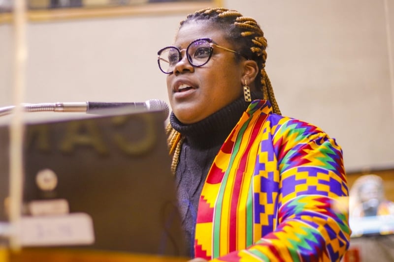 Vereadora Laura Sito cobra cumprimento de esquema vacinal para entrada em plenário