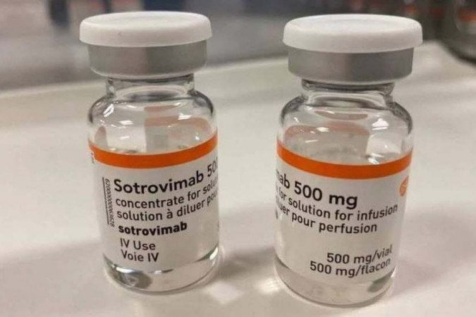 O uso do medicamento é feito em dose única e deve começar em até 5 dias desde o início dos sintomas
