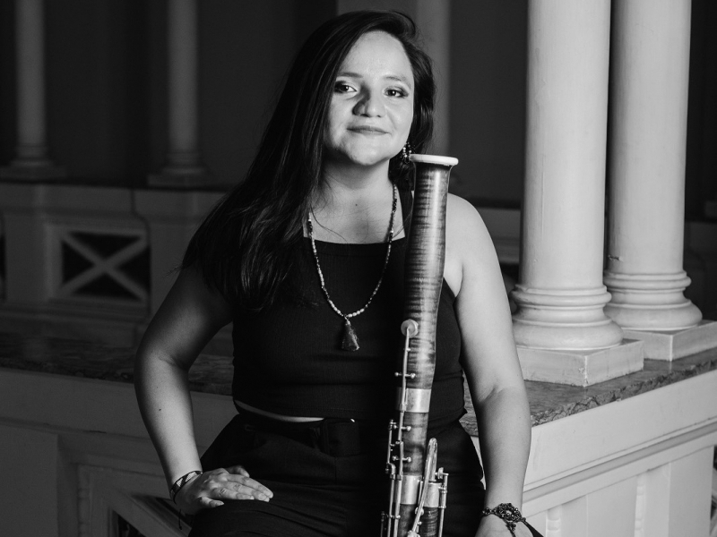 A colombiana Ange Bazzani é a solista convidada do espetáculo deste sábado
