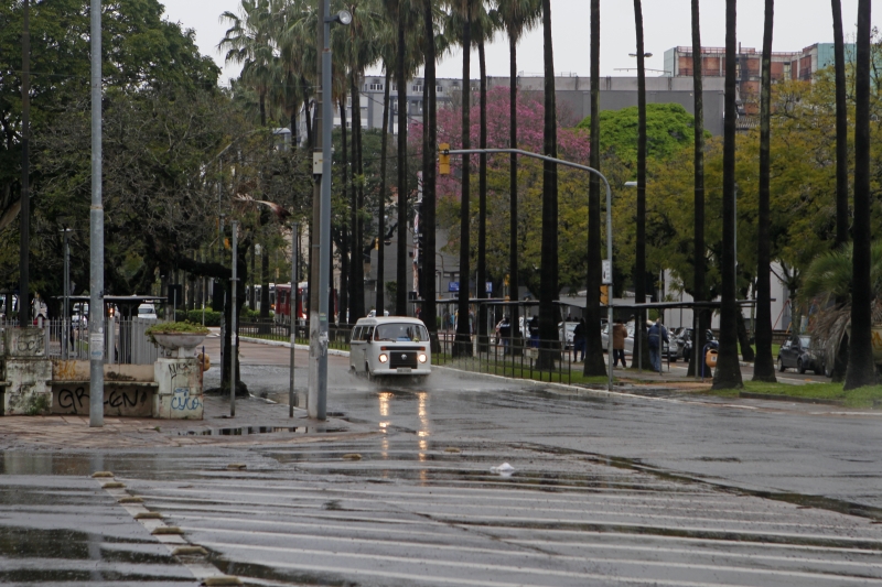 Porto Alegre terá um dia úmido e nublado, porém, sem a presença da chuva