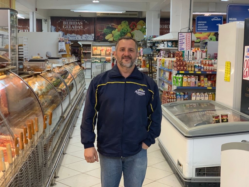 Telvio Oliveira Schütt é dono do supermercado Avenida Foto: Arquivo Pessoal/Divulgação/JC