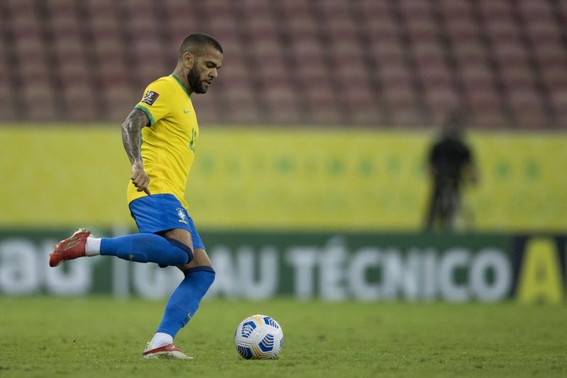 Após defender a seleção brasileira pelas eliminatórias, Daniel Alves não retornou ao clube
