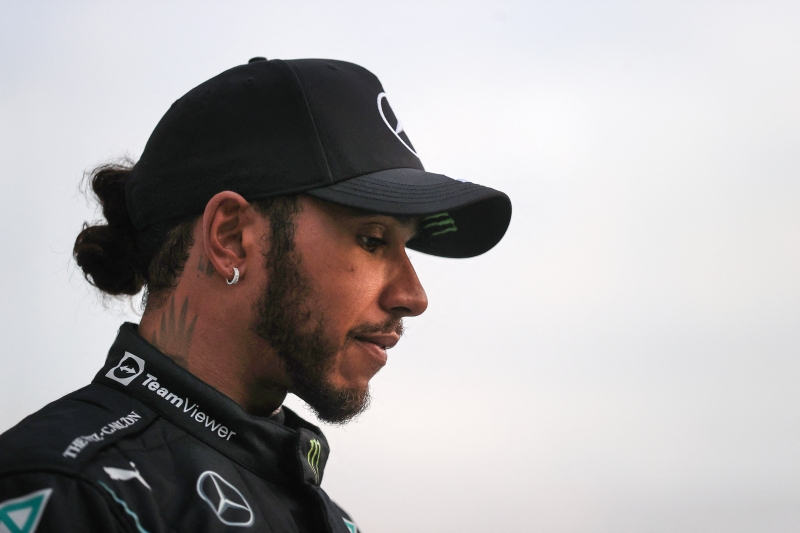 Hamilton revelou nesta semana que será acompanhado por um médico para garantir sua participação no próximo GP
