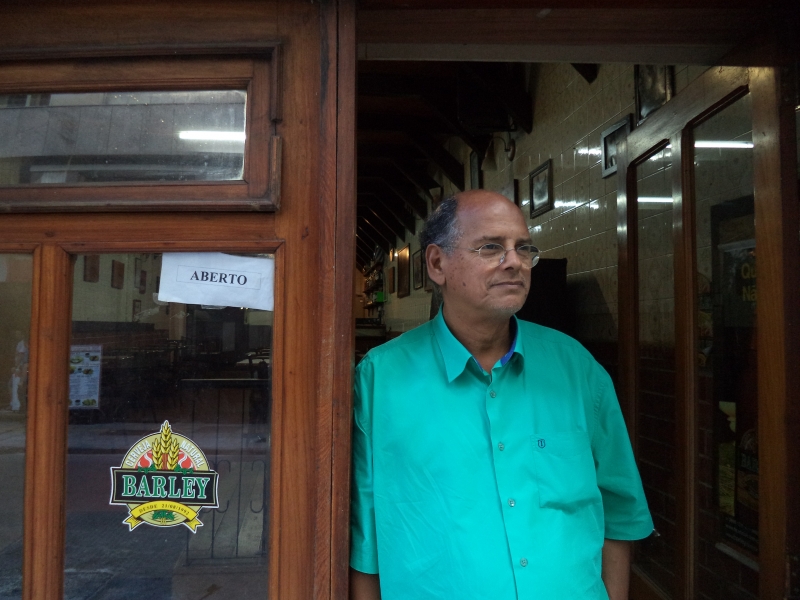 {'nm_midia_inter_thumb1':'https://www.jornaldocomercio.com/_midias/jpg/2021/09/16/206x137/1_2017__mar_30____bar_odeon__4_-9419611.jpg', 'id_midia_tipo':'2', 'id_tetag_galer':'', 'id_midia':'6143ce6f50f4d', 'cd_midia':9419611, 'ds_midia_link': 'https://www.jornaldocomercio.com/_midias/jpg/2021/09/16/2017__mar_30____bar_odeon__4_-9419611.jpg', 'ds_midia': 'Celestino Paz Silveira, o Tino, propriet&aacute;rio do Odeon', 'ds_midia_credi': 'MARCELLO CAMPOS/DIVULGA&Ccedil;&Atilde;O/JC', 'ds_midia_titlo': 'Celestino Paz Silveira, o Tino, propriet&aacute;rio do Odeon', 'cd_tetag': '1', 'cd_midia_w': '800', 'cd_midia_h': '600', 'align': 'Left'}