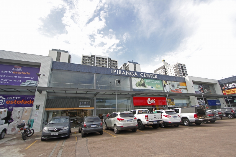 Fotos do centro Ipiranga Center e fachada das lojas do local Foto: ANDRESSA PUFAL/JC
