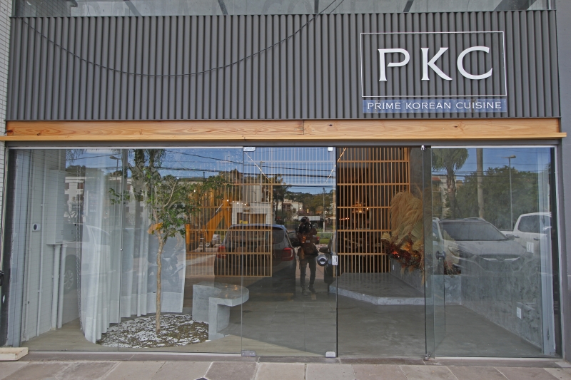 Fotos do Restaurante PKC e do dono, Rafael Kim. Foto: ANDRESSA PUFAL/JC