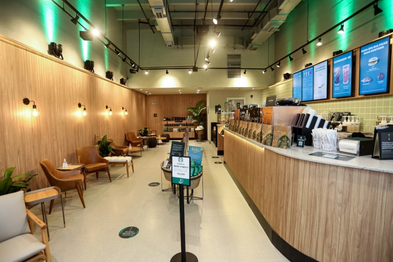 {'nm_midia_inter_thumb1':'https://www.jornaldocomercio.com/_midias/jpg/2021/09/16/206x137/1_starbucks_barrashoppingsul_porto_alegre_divulgacao_5-9419216.jpeg', 'id_midia_tipo':'2', 'id_tetag_galer':'', 'id_midia':'6143a58cd4de2', 'cd_midia':9419216, 'ds_midia_link': 'https://www.jornaldocomercio.com/_midias/jpg/2021/09/16/starbucks_barrashoppingsul_porto_alegre_divulgacao_5-9419216.jpeg', 'ds_midia': 'Economia - serviços - gastronomia - primeira loja da Starbucks no RS - em Porto Alegre - BarraShoppingSul - Nível Jockey - geral da loja - cafeteria ', 'ds_midia_credi': 'STARBUCKS/DIVULGAÇÃO/JC', 'ds_midia_titlo': 'Economia - serviços - gastronomia - primeira loja da Starbucks no RS - em Porto Alegre - BarraShoppingSul - Nível Jockey - geral da loja - cafeteria ', 'cd_tetag': '1', 'cd_midia_w': '800', 'cd_midia_h': '533', 'align': 'Left'}