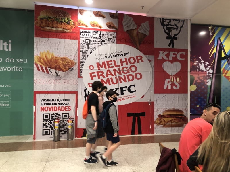Uma das estreias é de uma nova filial da rede de fast-food da KFC na praça de alimentação