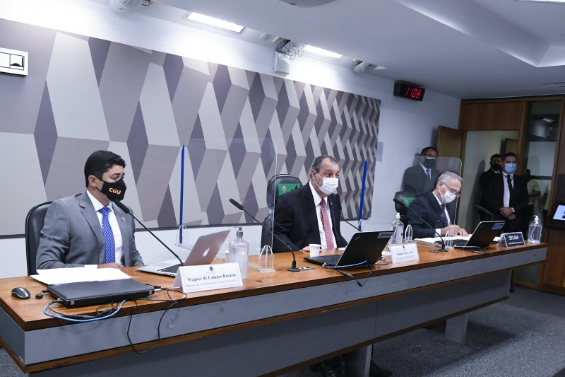 Em momento de tensão, o ministro da CGU Wagner Rosário depõe à CPI nesta terça-feira 