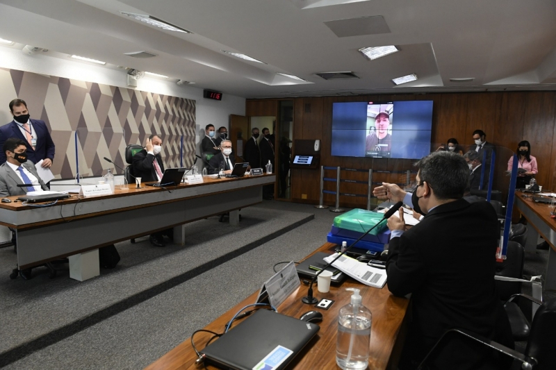 Os senadores criticaram Bolsonaro por defender o chamado tratamento precoce contra a Covid-19