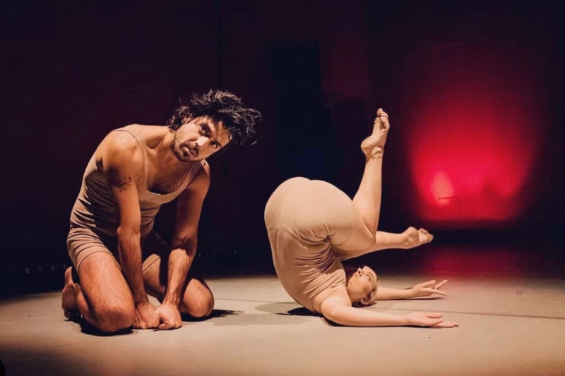 Atividade com Diego Bittencourt une performance teatral à dança contemporânea
