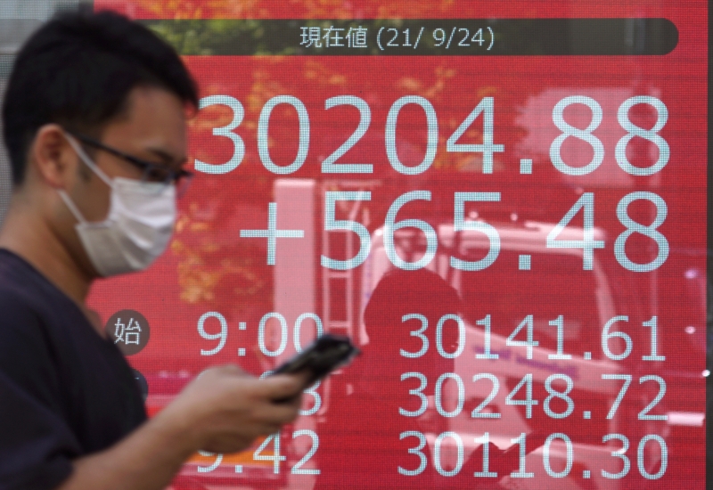 Nos mercados chineses, o índice Xangai Composto recuou 0,98%, a 3.562,31 pontos