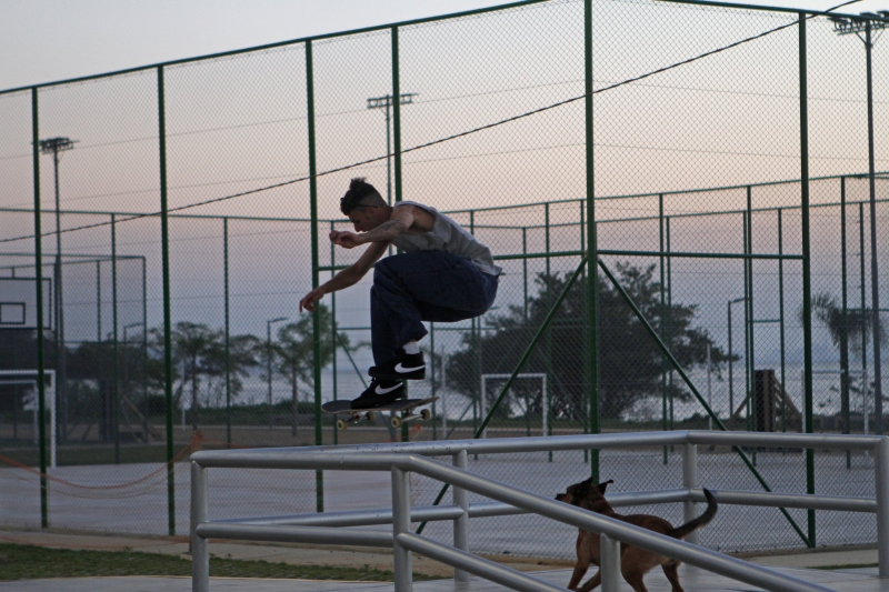 {'nm_midia_inter_thumb1':'https://www.jornaldocomercio.com/_midias/jpg/2021/09/28/206x137/1_ap_27092021___skate__19_-9428144.jpg', 'id_midia_tipo':'2', 'id_tetag_galer':'', 'id_midia':'61534b2197e93', 'cd_midia':9428144, 'ds_midia_link': 'https://www.jornaldocomercio.com/_midias/jpg/2021/09/28/ap_27092021___skate__19_-9428144.jpg', 'ds_midia': 'Fotos da nova pista de Skate da Orla  - Skate  - Esporte  - Pista de Skate  - Skatistas', 'ds_midia_credi': 'ANDRESSA PUFAL/JC', 'ds_midia_titlo': 'Fotos da nova pista de Skate da Orla  - Skate  - Esporte  - Pista de Skate  - Skatistas', 'cd_tetag': '1', 'cd_midia_w': '800', 'cd_midia_h': '533', 'align': 'Left'}