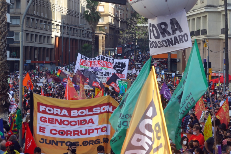Grupo se reuniu em Porto Alegre, sábado, para pedir o impeachment