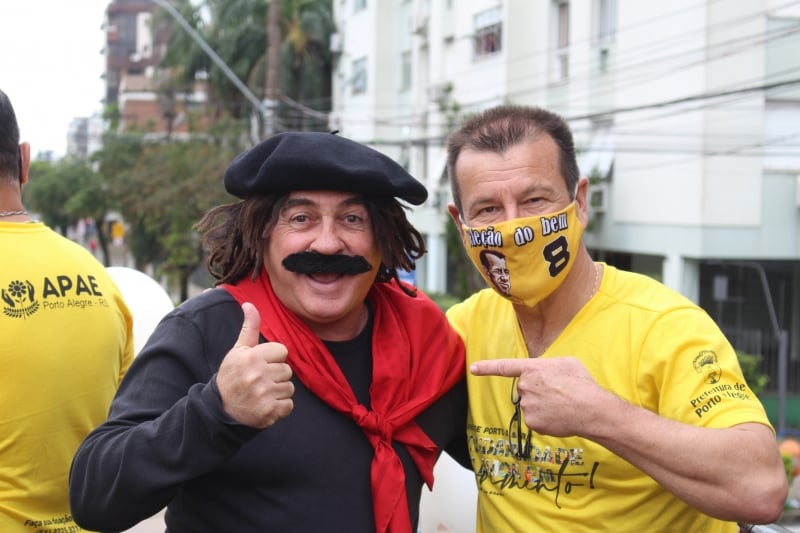 Embaixadores da Apae Porto Alegre, o ex-jogador Dunga e o humorista, Jair Cláudio Kobe, conhecido como o Guri de Uruguaiana