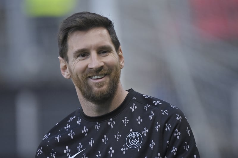 Messi é o jogador que mais conquistou a Bola de Ouro na história, sendo seis vezes coroado como melhor do mundo