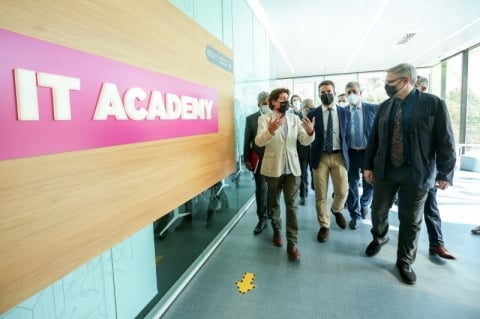 Em Barcelona, gaúchos visitam ambientes de inovação
