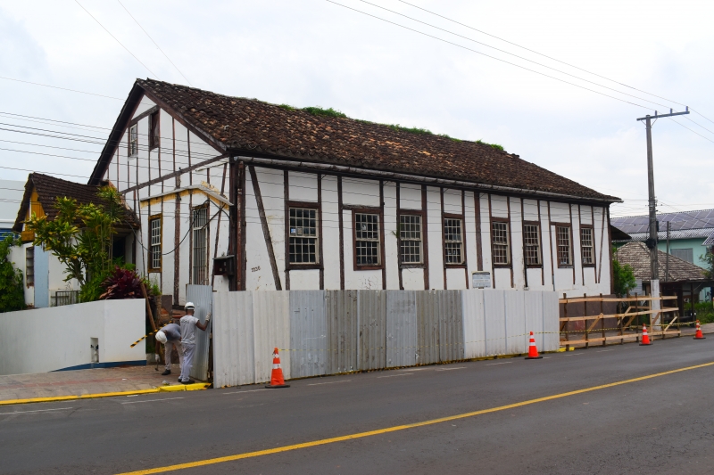 Reforma da Casa Holler será feita em três etapas