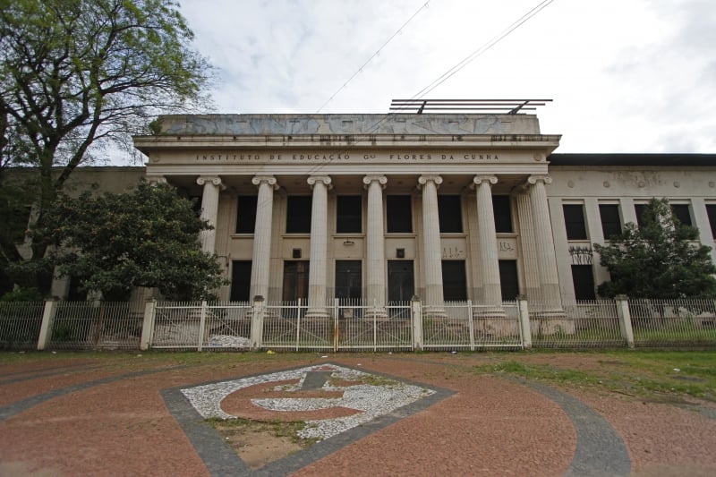 Os 1,9 mil estudantes do Instituto de Educação foram realocados para três outras escolas em 2016