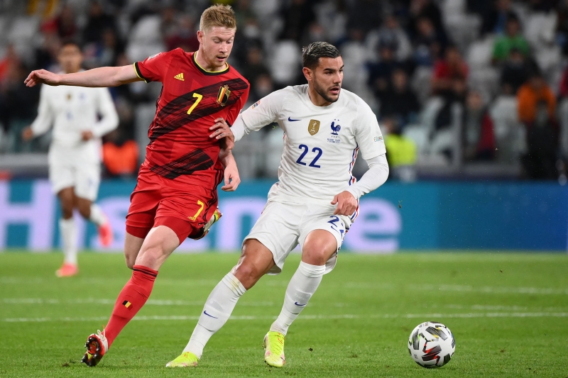 Meia Kevin De Bruyne admite que o elenco belga tem um grupo limitado
