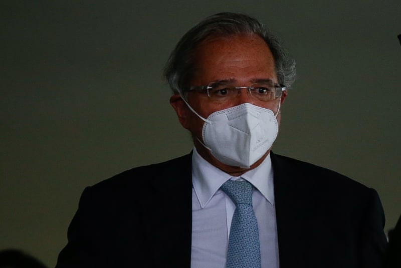 "Estamos em transição para uma economia verde, para a OCDE digital. Será que deveríamos subsidiar a gasolina?", questionou Guedes em evento virtual do banco Credit Suisse