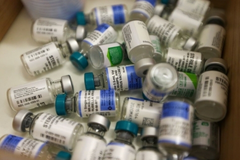 Brasil amplia vigilância de vacinas após eventos adversos de imunizante contra dengue