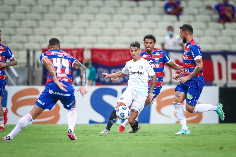 De forma individual, Ferreirinha até buscou o gol, mas não conseguiu superar a zaga nordestina