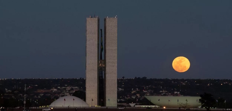 Na última semana antes do recesso, Brasília viveu dias de agitação incomum